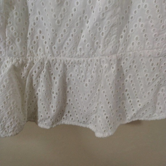 Ann Taylor 6 Petite White Eyelet Sleeveless Top - Picture 4 of 8